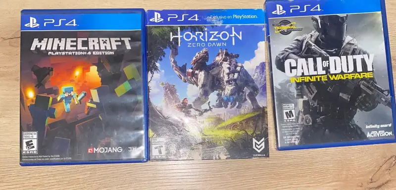 Consola PlayStation 4 con dos controles - 2