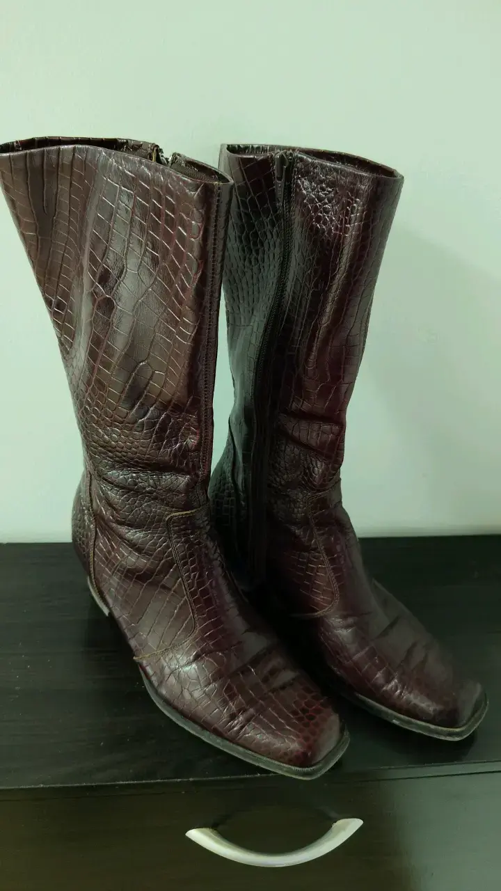 Botas de cuero marrón estilo cocodrilo - 1