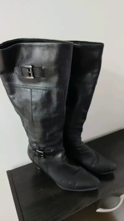 Botas de cuero marrón estilo cocodrilo - miniatura 2