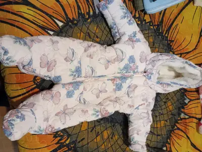 Enterito de invierno para bebé con capucha y estampado floral - miniatura 3