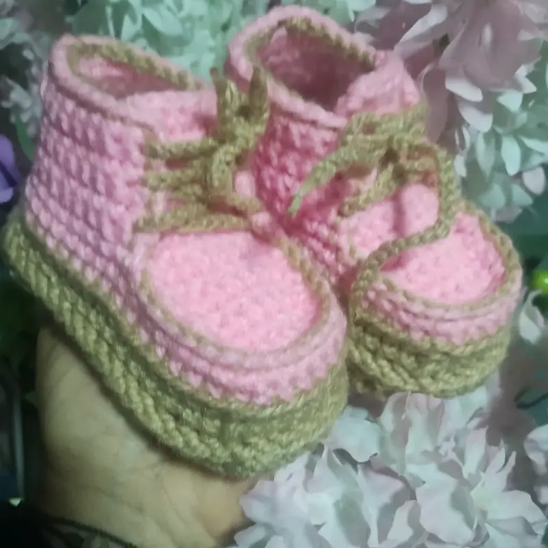 Cardigan tejido a crochet con diseño floral - 4