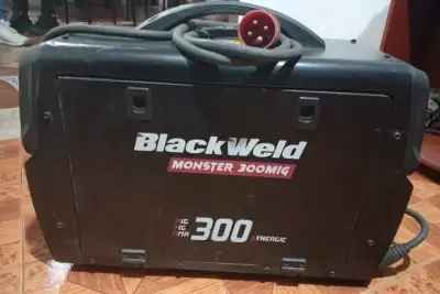 Soldadora BlackWeld Monster 300 MIG TIG MMA - miniatura 1