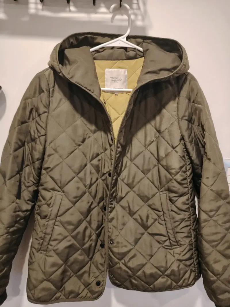 Chaqueta acolchada verde con capucha Trafaluc - 2