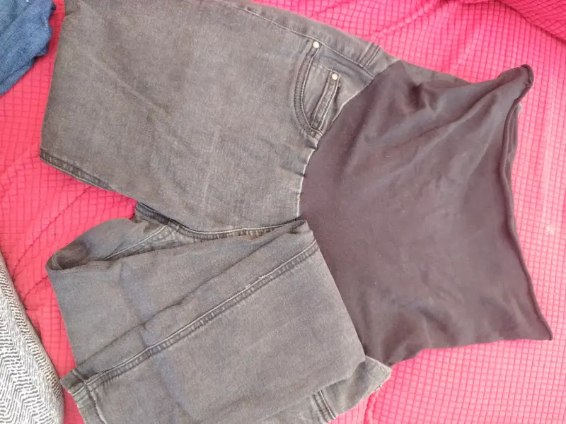 Jeans maternales desgastados de mezclilla azul - 4