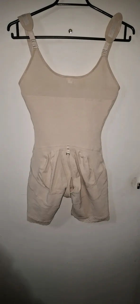 Faja moldeadora beige con tirantes ajustables - 2