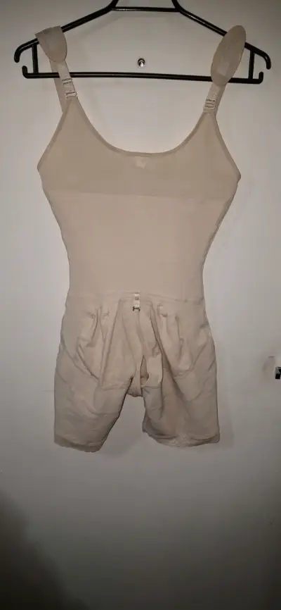 Faja moldeadora beige con tirantes ajustables - miniatura 2