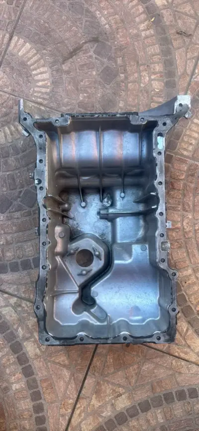 Cárter de aceite para motor de auto - miniatura 1