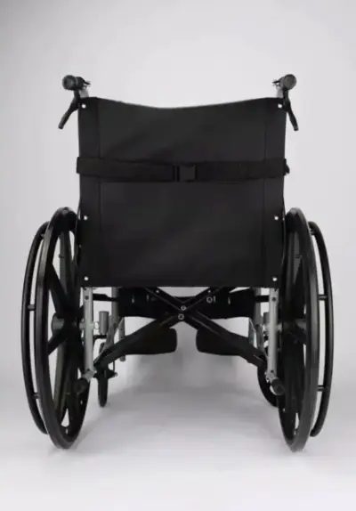 Silla de ruedas plegable nueva en caja - miniatura 3