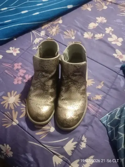 Botines de cuero sintético con diseño de serpiente - miniatura 2