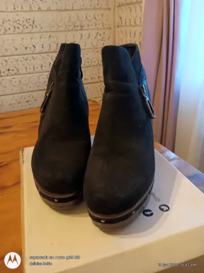 Botines de cuero negro con plataforma y cierre lateral - miniatura 2