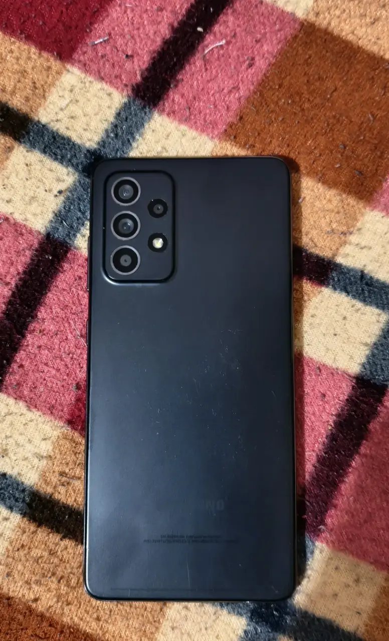 Smartphone Samsung Galaxy A52 con cámara cuádruple - 1