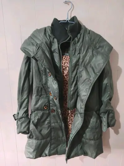 Abrigo verde militar con forro de leopardo - miniatura 1