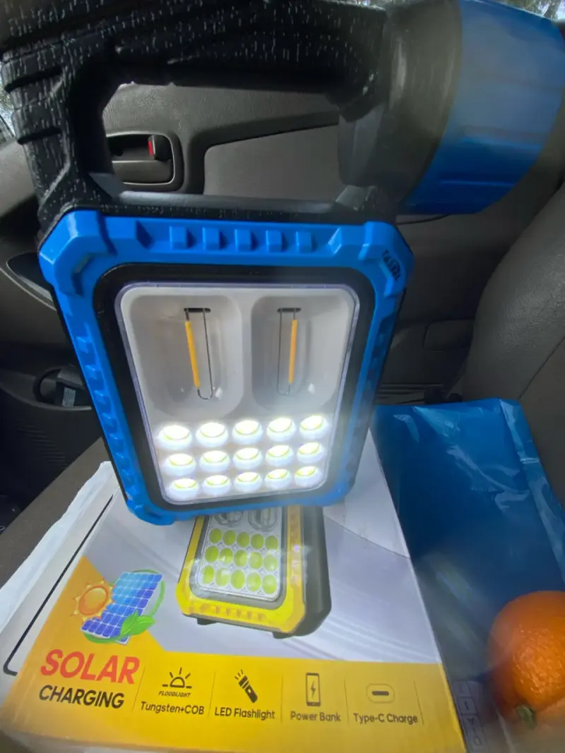 Linterna LED recargable solar con power bank - 1