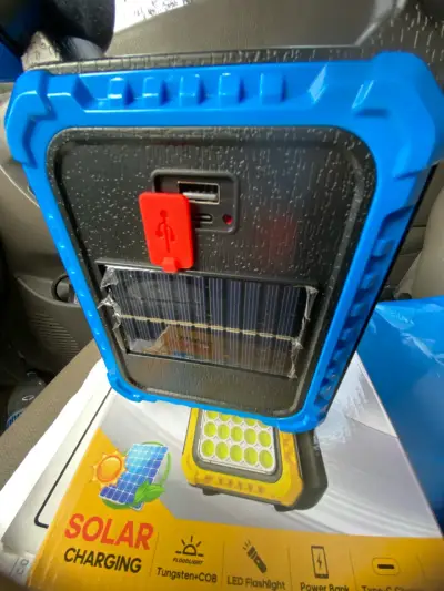 Linterna LED recargable solar con power bank - miniatura 2