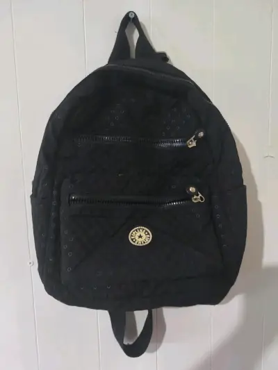 Mochila roja con múltiples compartimentos - miniatura 4