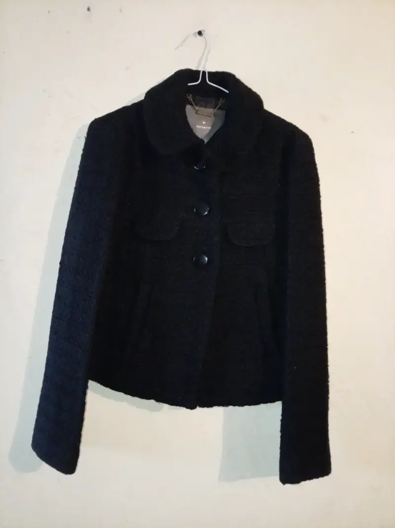 Chaqueta negra de lana para mujer - 1