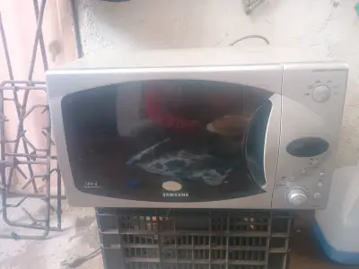 Microondas Samsung con selección automática - miniatura 1