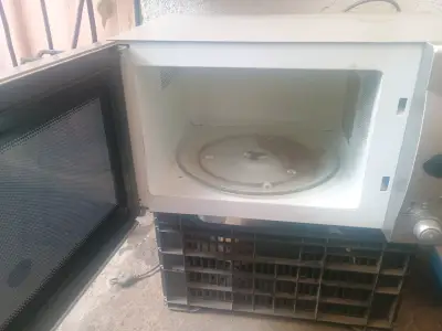 Microondas Samsung con selección automática - miniatura 2