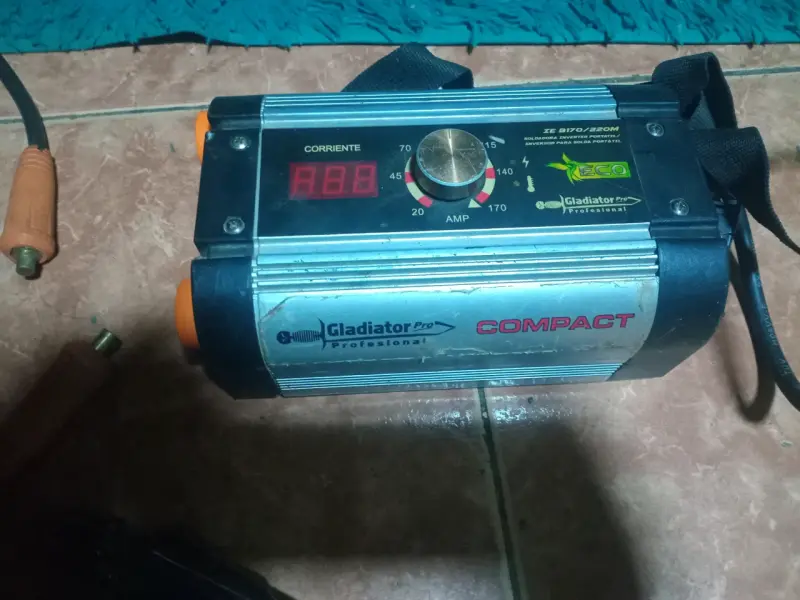 Soldadora portátil Gladiator Pro Compact - 1