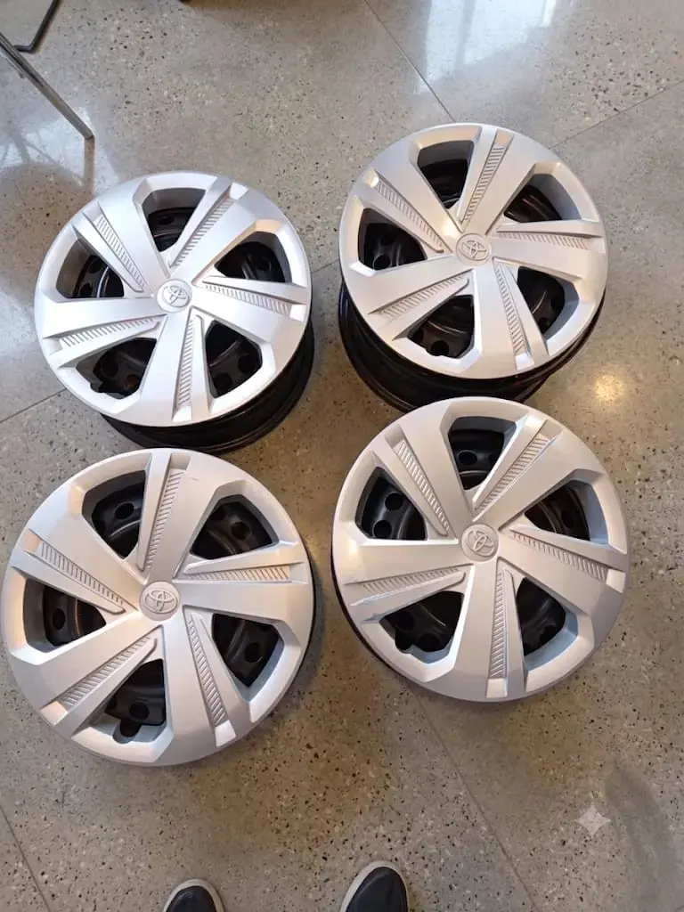 Set de 4 llantas de aleación Toyota 15 pulgadas