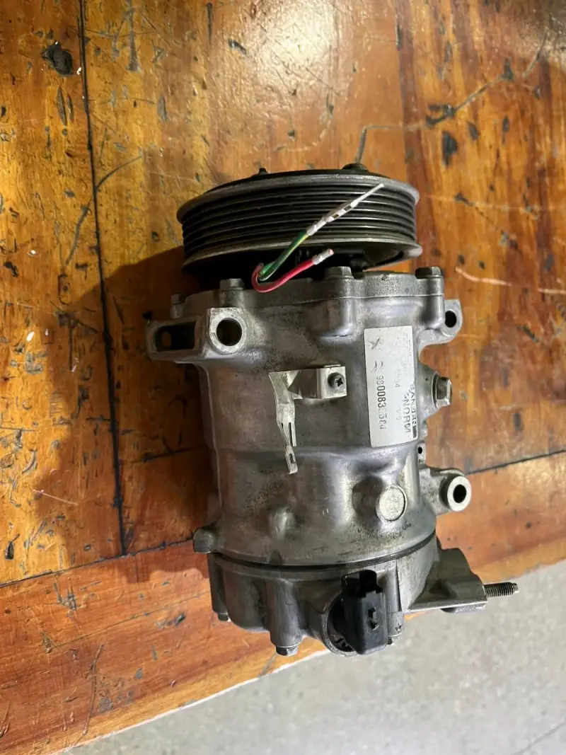 Compresor de aire acondicionado para auto usado - 2