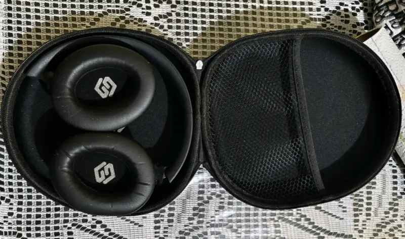 Audífonos inalámbricos con estuche protector - 2