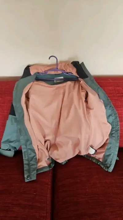 Chaqueta impermeable Uppfi para mujer - miniatura 3