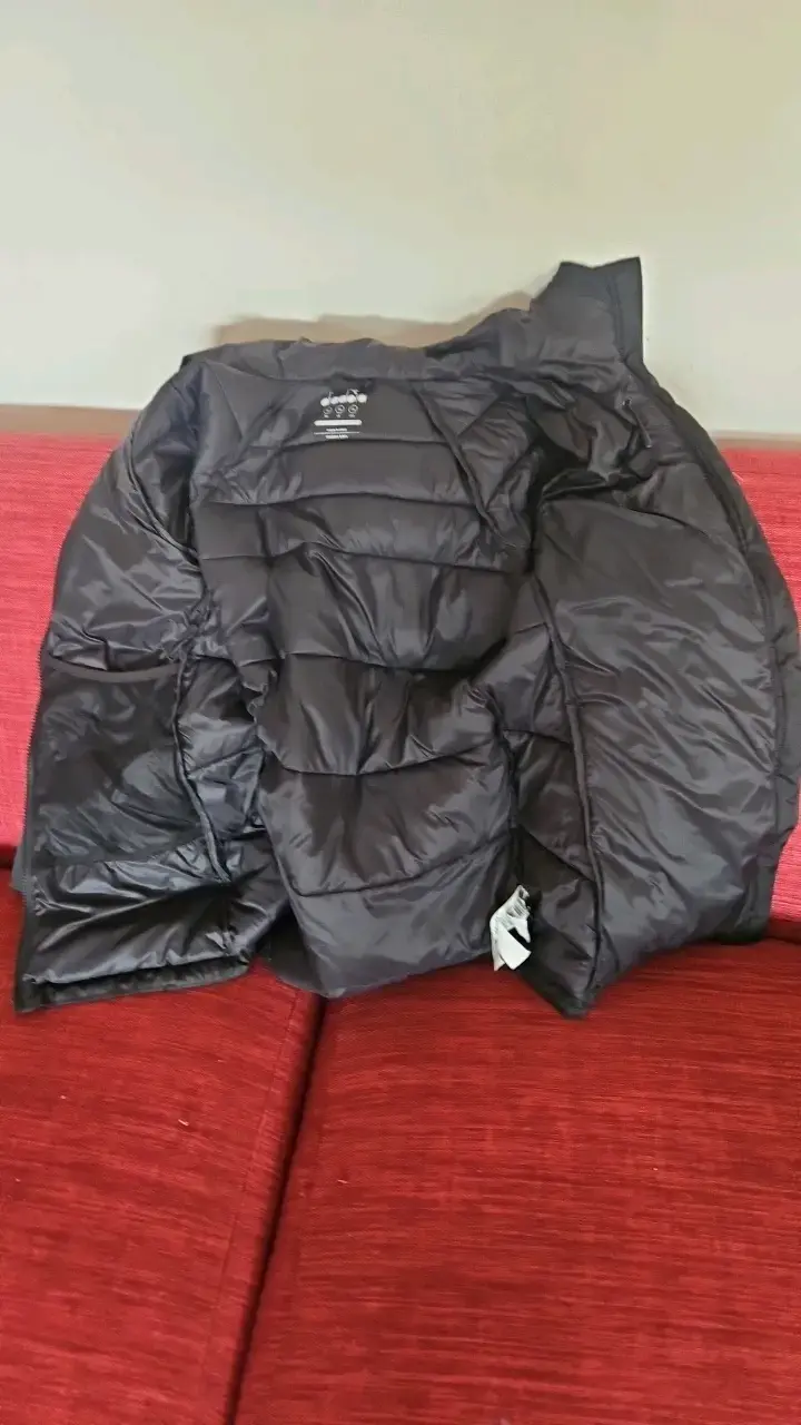 Chaqueta acolchada negra para invierno - 3