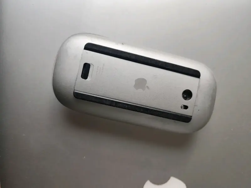Mouse inalámbrico Apple Magic Mouse - 2