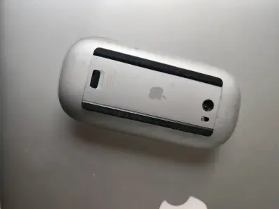 Mouse inalámbrico Apple Magic Mouse - miniatura 2
