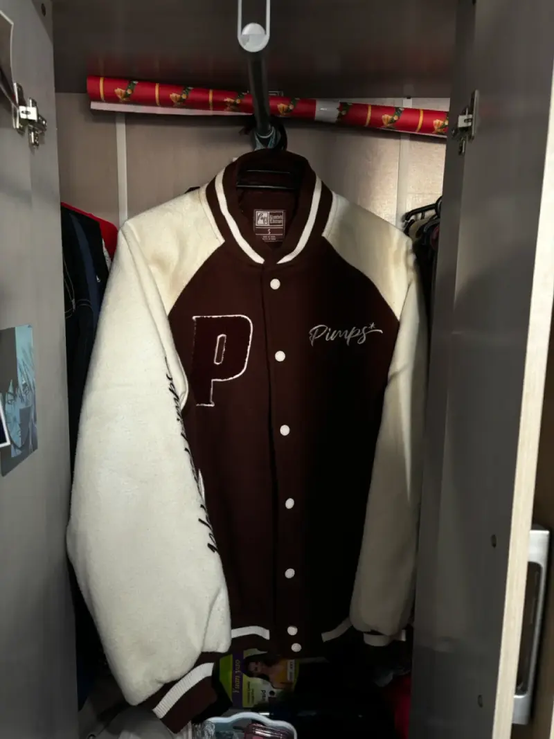 Chaqueta varsity marrón y blanca Pimps - 1