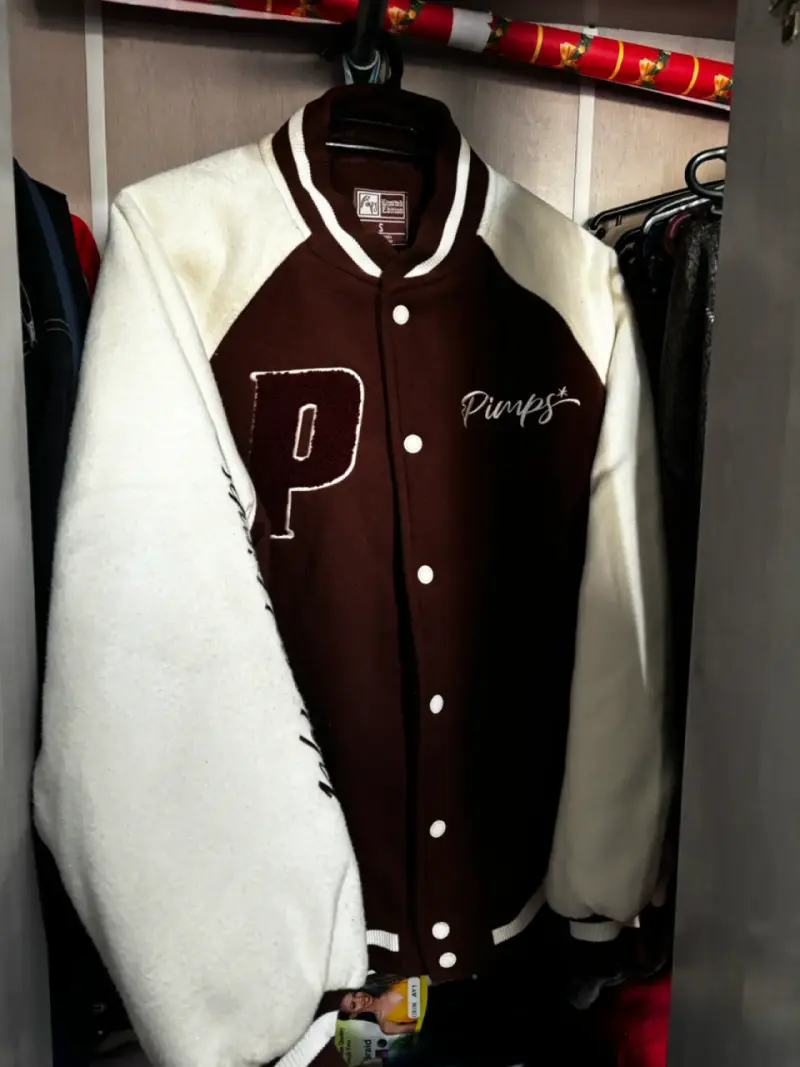 Chaqueta varsity marrón y blanca Pimps - 2