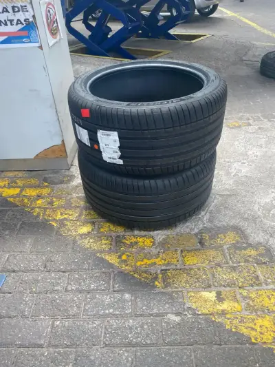 Neumático Michelin 315/35 R21 para auto - miniatura 3