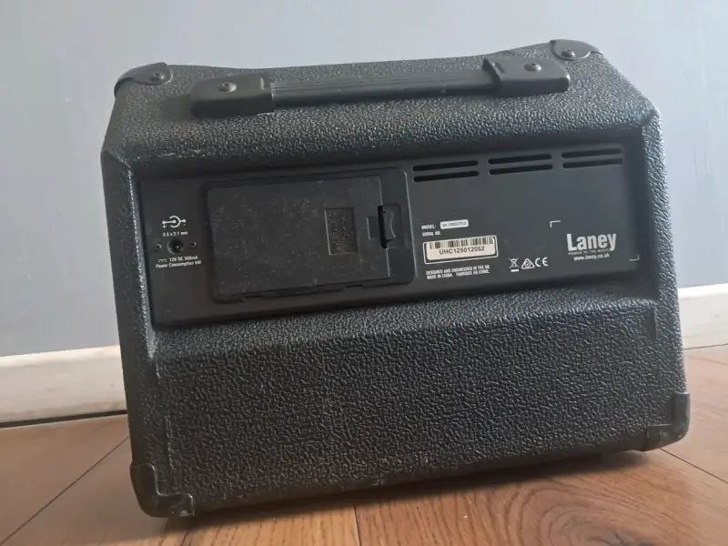 Amplificador Laney Audiohub Freestyle con adaptador - 5