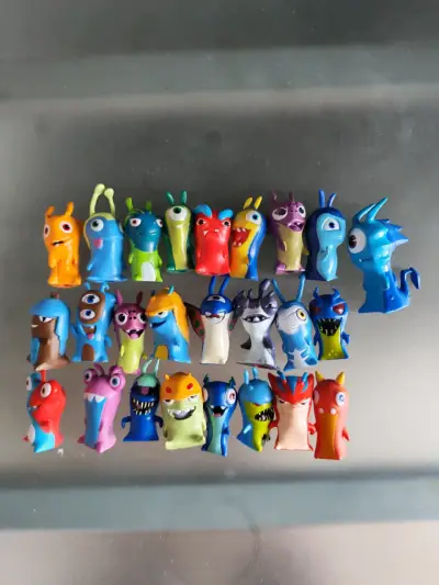 Set de figuras de  Bajo terra/Slugterra. - miniatura 1