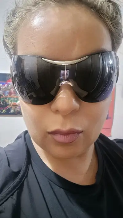 Gafas de sol Dior estilo futurista - miniatura 2
