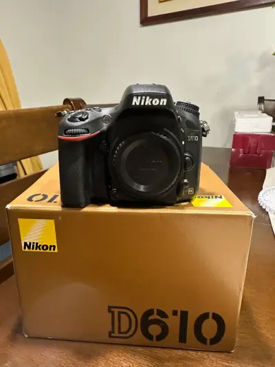 Cámara DSLR Nikon D610 en buen estado - miniatura 4