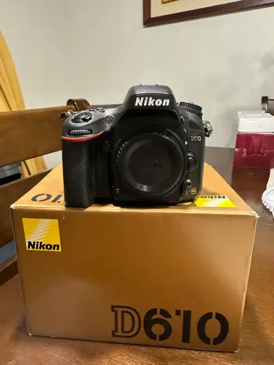 Cámara DSLR Nikon D610 en buen estado - miniatura 5