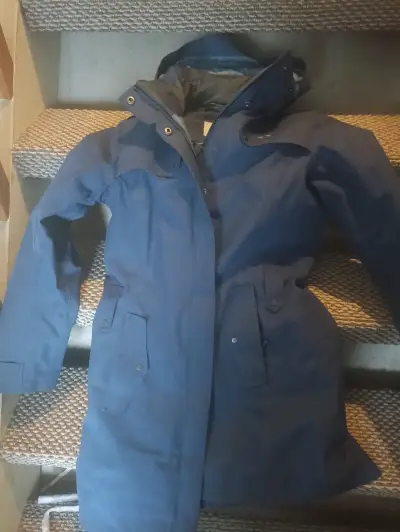 Abrigo impermeable azul con capucha - miniatura 1