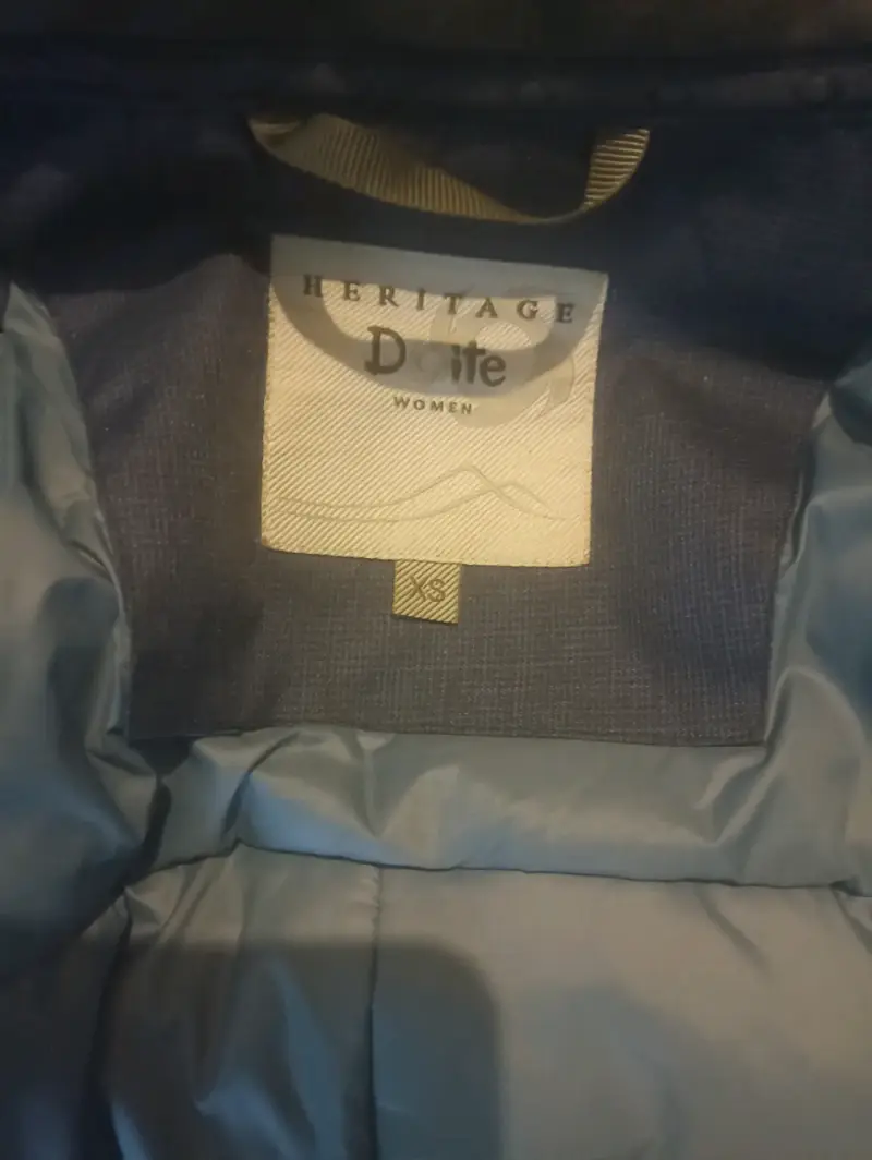 Abrigo impermeable azul con capucha - 3