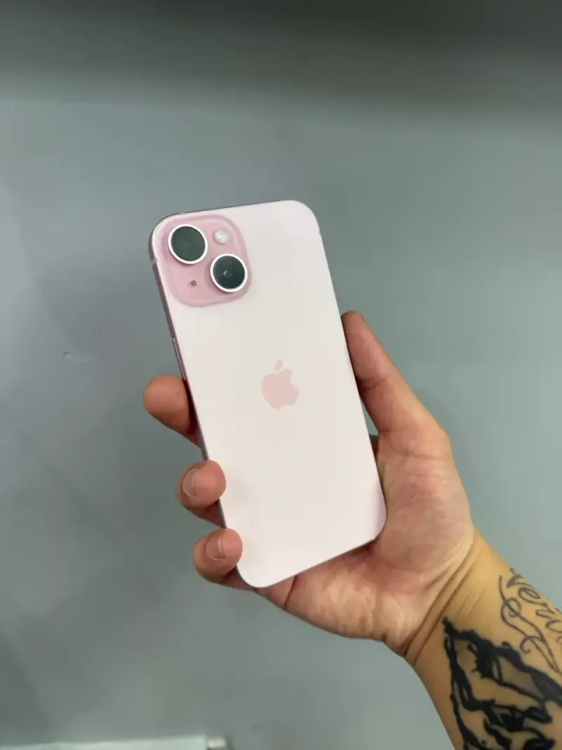iPhone 15 rosado - 2