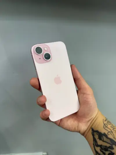 iPhone 15 rosado - miniatura 2