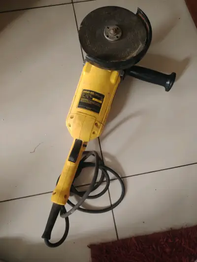 Esmeril angular DeWalt de alta potencia - miniatura 3
