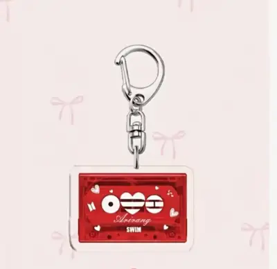 Llavero Arirang  BTS de Acrílico con Diseño Rojo - miniatura 2