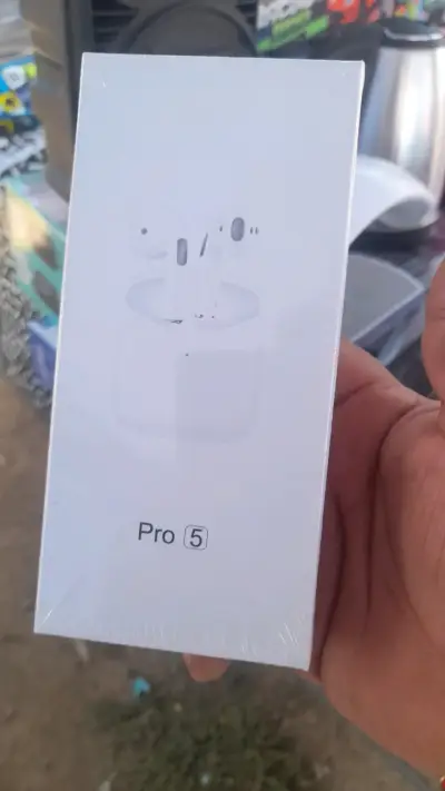 Auriculares Inalámbricos Pro 5 con Estuche de Carga - miniatura 2
