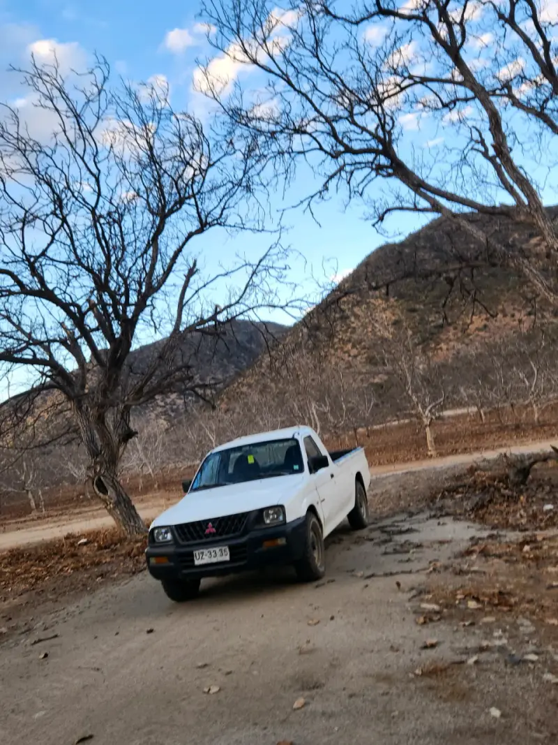 Camioneta Mitsubishi L200 en buen estado