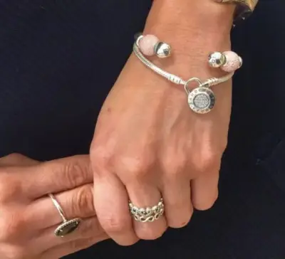 Pulsera plata Pandora con dije candado brillante - miniatura 2