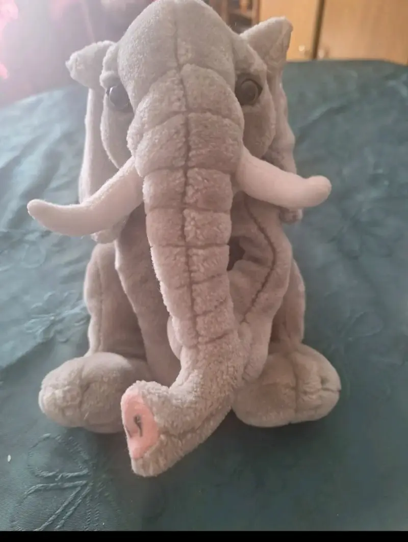 Peluche de elefante gris suave y tierno - 1