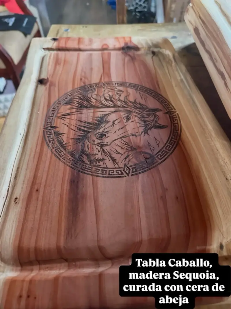 Tabla de cortar de madera grabada vikinga y otros - 6