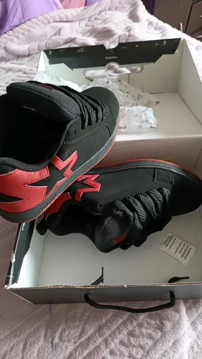 Zapatillas deportivas negras con estrella roja 37 - miniatura 2